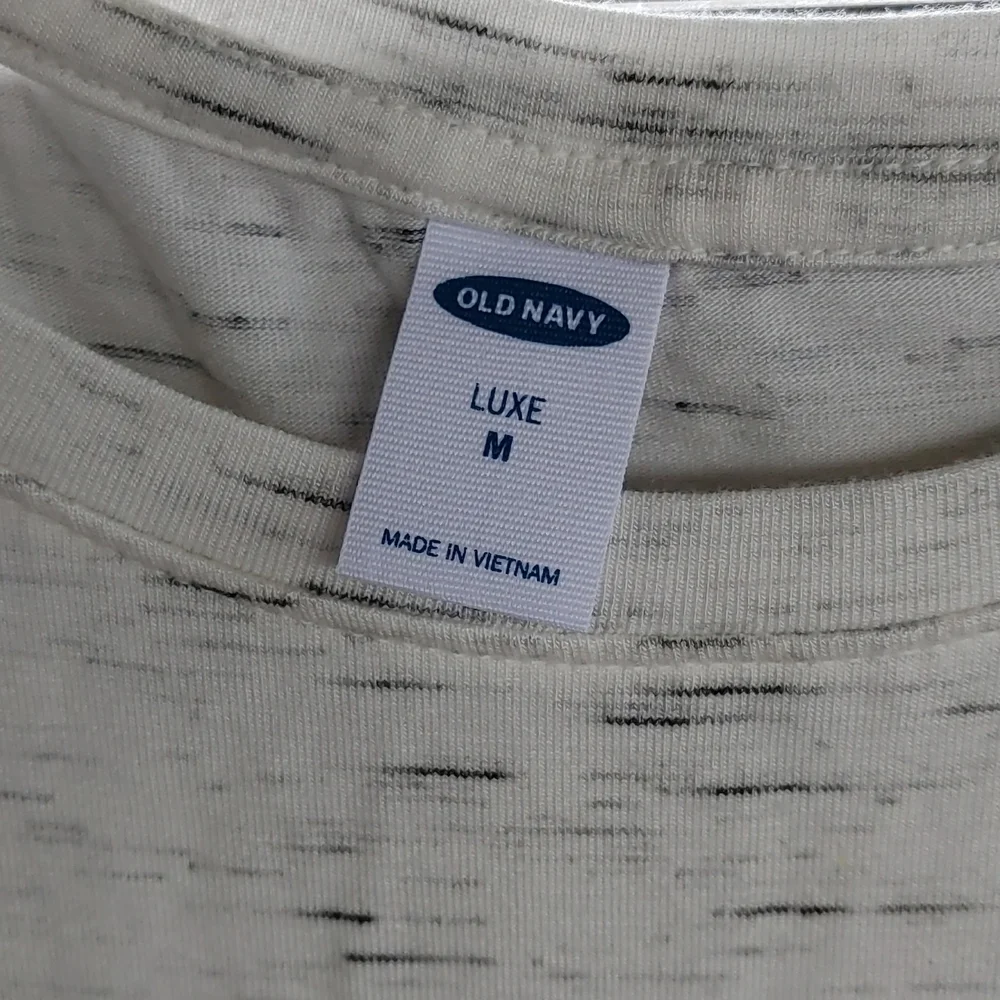 Set‎ of 2 Old Navy tee-shirt Size Medium - Picture 3 of 10